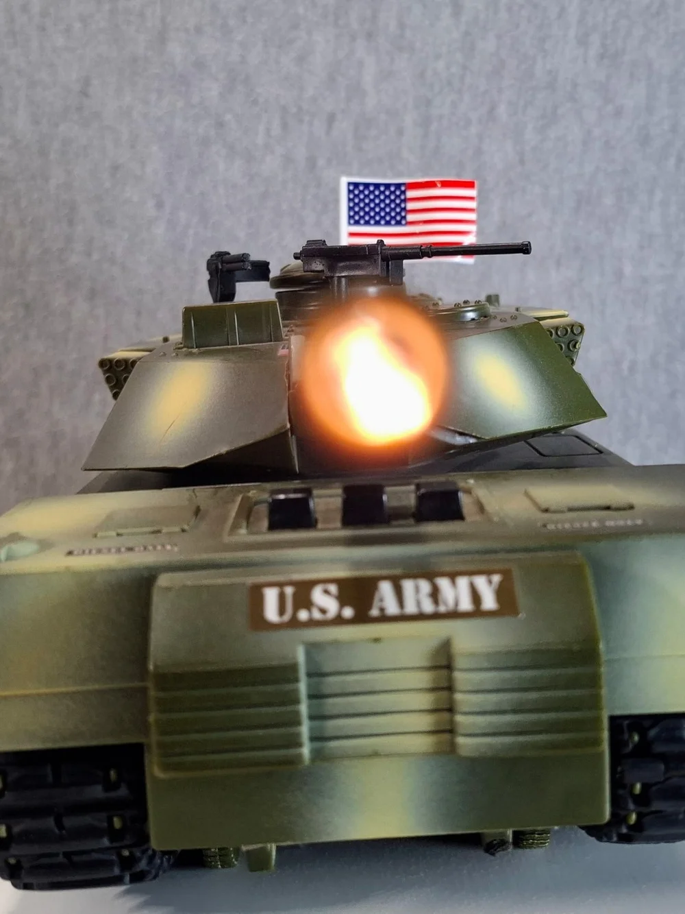 GI JOE 90's Army Green Remote Control Toy Tank with American Flag Decals